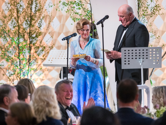 King Harald and Queen Sonja gave a speech together at the Oslo Opera House. Photo: Heiko Junge / NTB scanpix 